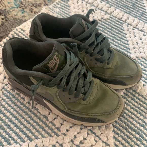 Nike Shoes - Nike AirMax